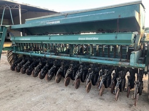 John Shearer 27 run 6 row Twin Disc Combine Seeder