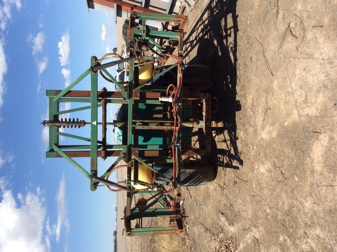 Gold Acres 3000L 18m boom spray