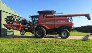 2011 Case IH 7088 Header with 30ft 2152 Front & Trailer - **Only 219 Rotor Hours**