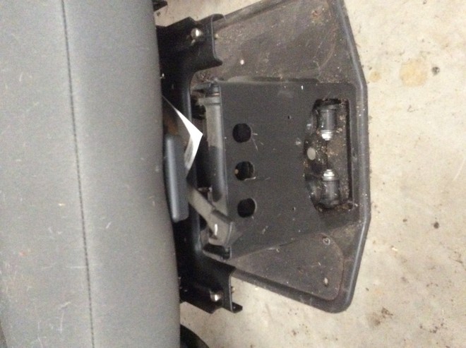 Under Auction - Brand New Hydraulic Motion Movement Truck Seats - 2% + GST Buyers Premium On All Lots 