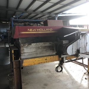 New Holland 417 Stationary Small Square Baler