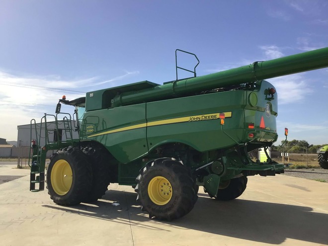 2014 John Deere S680 Header