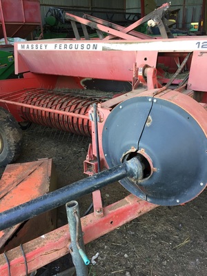 Massey Ferguson 128 Small square baler