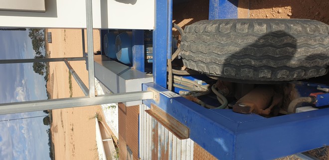 Drive over hopper - 16 inch Auger, Good Condition - hardly used. Elec/Hydraulic - 80kva Gen set