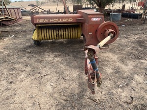 New Holland  275 Small Square Baler