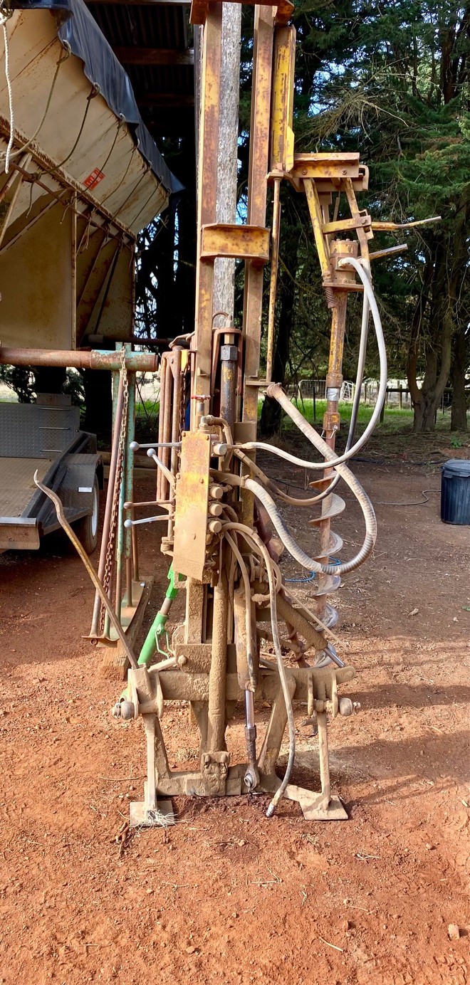 Munro Post Driver