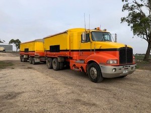 2004 Kenworth T401Truck and Quad Dog Trailer