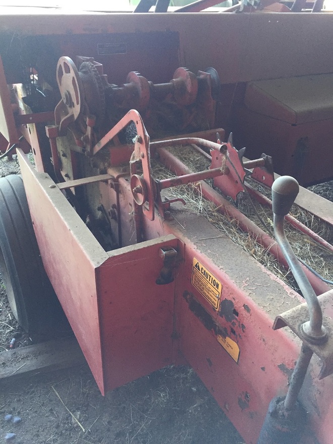 Massey Ferguson 128 Small square baler
