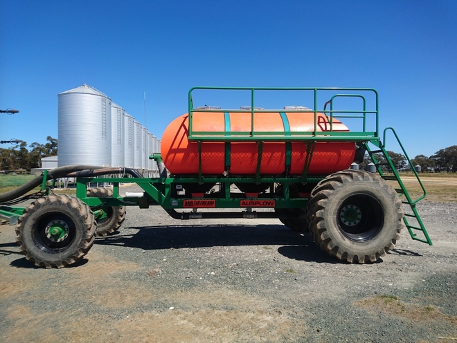 Ausplow DBS D300-32 Airseeder 