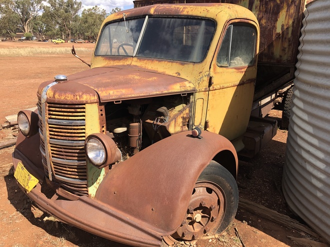 Old truck Suit restoration  