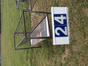 (A129) - 6 Ft x 2 Ft Feeder