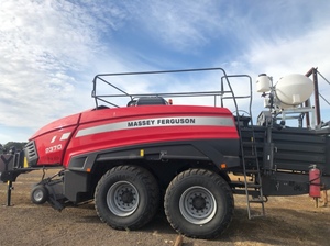 Massey Ferguson 2370 UHD 8X4X3 baler