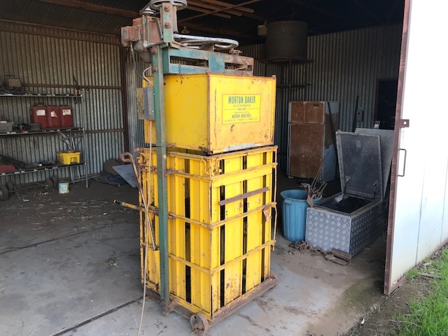 **REDUCED** Morton Baker Electric Woolpress