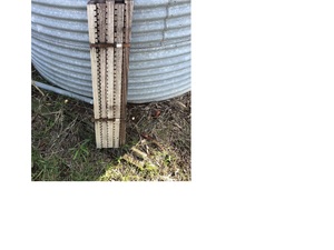 Electric fence wooden posts and wooden droppers