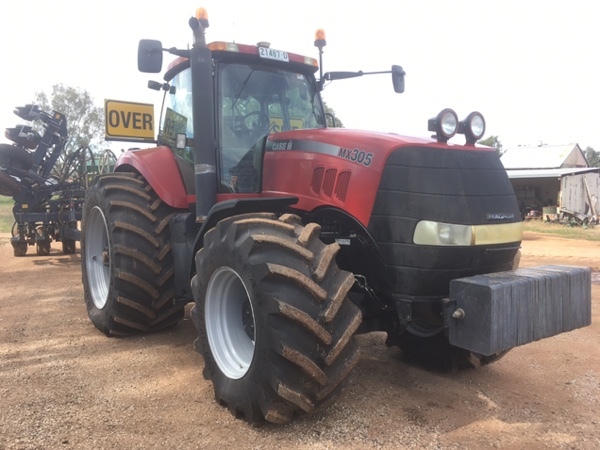 Case IH 305 Tractor