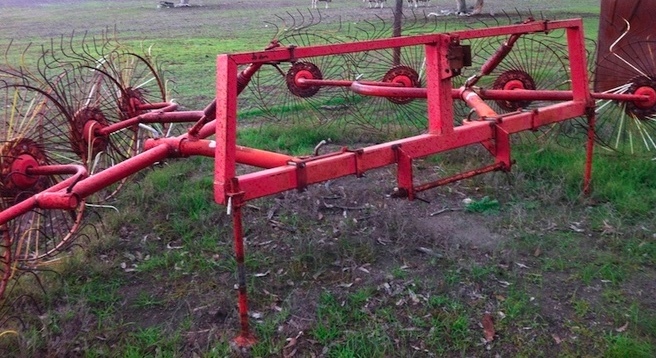 Under Auction - 3pl 8 Wheel V Hay Rake - 2% + GST Buyers Premium on all Lots 