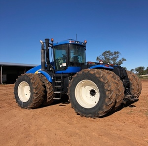 New Holland 9040 