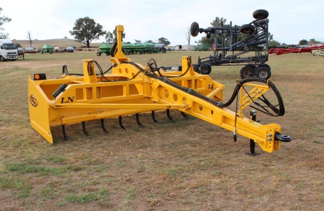 S, HOULE LN16 LAND LEVELLER