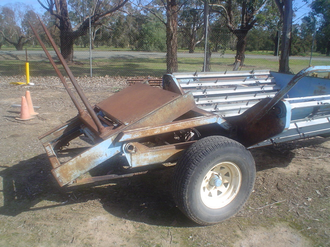 Pearce Offsider Round Bale Feedout Machine 