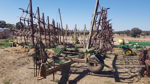 60 FT Bosmac Hydraulic Folding Harrows