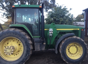 John Deere 8400