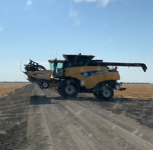 2009 New Holland CR9080 Header