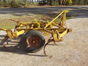 - Chisel Plow 3Pl 7 Tyne Con Shea Frame -