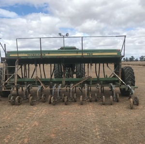 Chamberlain JD 753 Combine