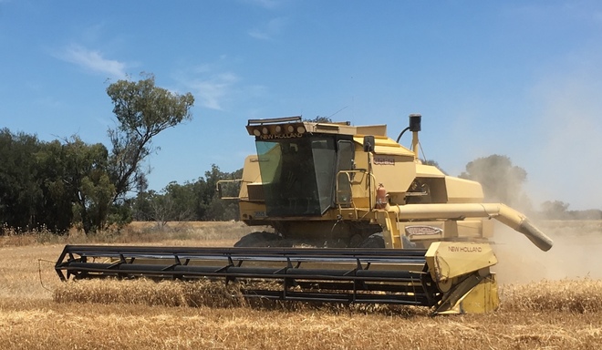 New Holland 8080 Black Cab Header & 30ft Front