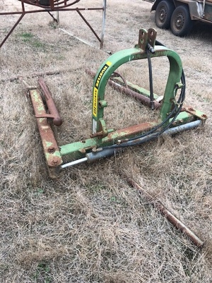 Hustler System 10  Bale Feeder