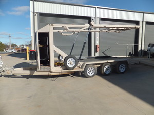 2014 SJA ENGINEERING TRI AXLE  CAR & BOAT CARRYING TRAILER DESIGNED FOR A MOTORHOME