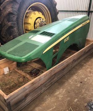 John Deere 8130 Bonnet