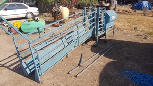 Peak Hill Immobiliser Sheep Handler