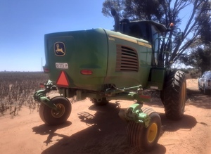 Under Auction (A125) - 2016 John Deere W260 Windrower with 500R Front