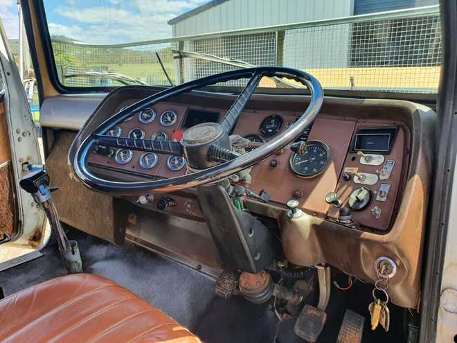 1984 Ford LTL 9000 Truck