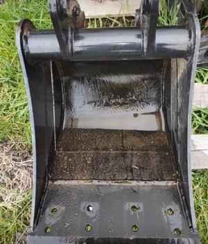 Excavator Scraping Mud Bucket 400mm suits Excavators 1.5-3.5 tonne