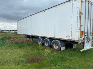 BARKER WALKING FLOOR TRAILER