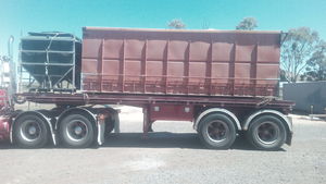 24ft Flat Top Bogie Semi Trailer. Will come with RWC.