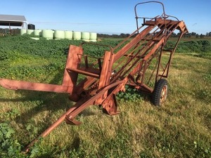 Small Square Bale Elevator - 2% Buyers Premium on all Lots