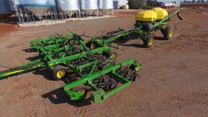 John Deere 30ft 1890 + 195bu 1910
