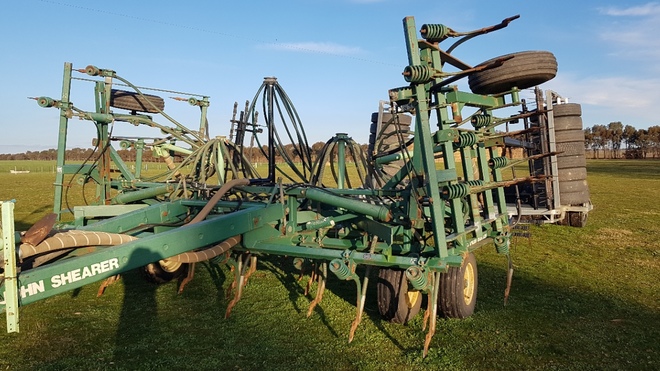 Shearer/Forward Airseeder