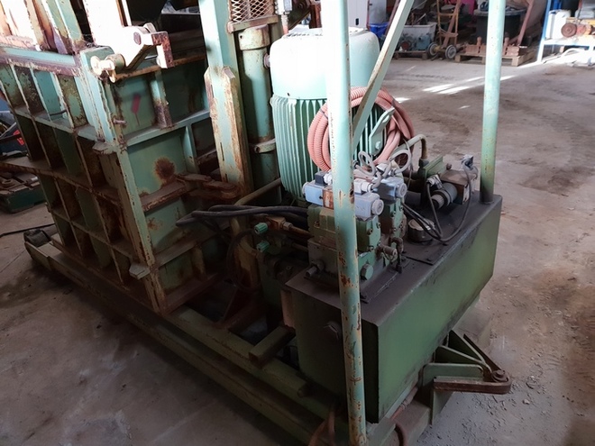 Hydraulic Cardboard Press