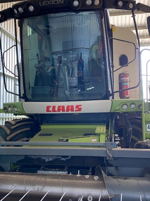 2010 Claas 750 Lexion Header