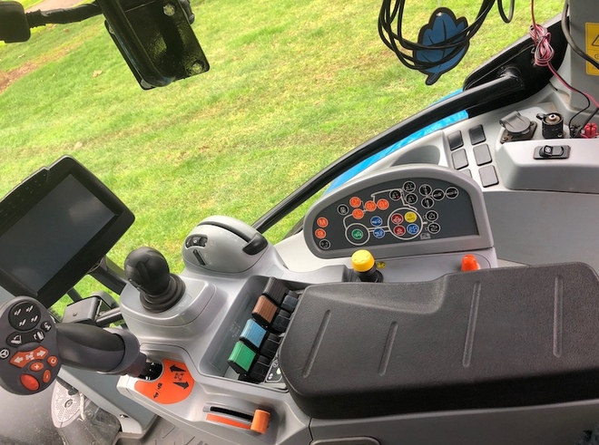 2016 New Holland T7.220 Tractor