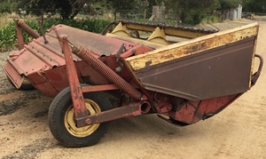 New Holland 469 Mower Conditioner.