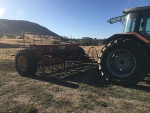 International 511 Combine