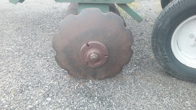 Shearer 24 disc tandem offset plough