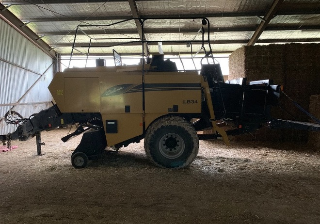 2006 Challenger LB34 Baler