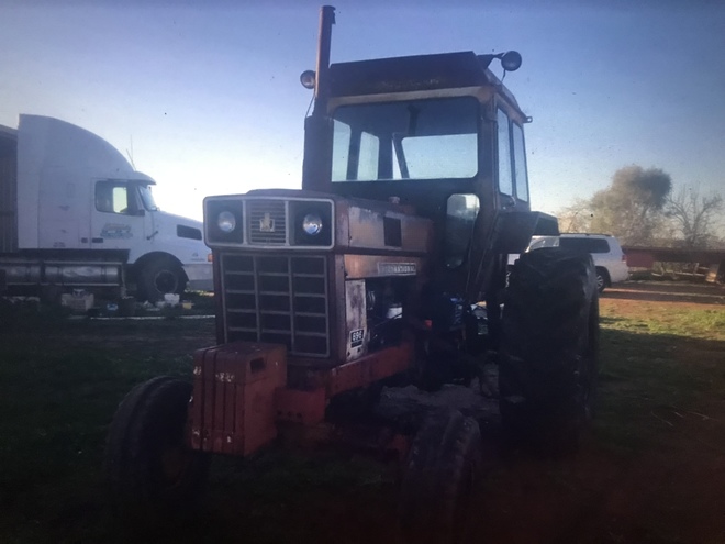 International 696 Tractor
