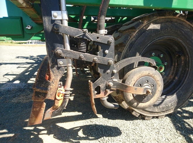 Ausplow DBS D300-32 Airseeder 